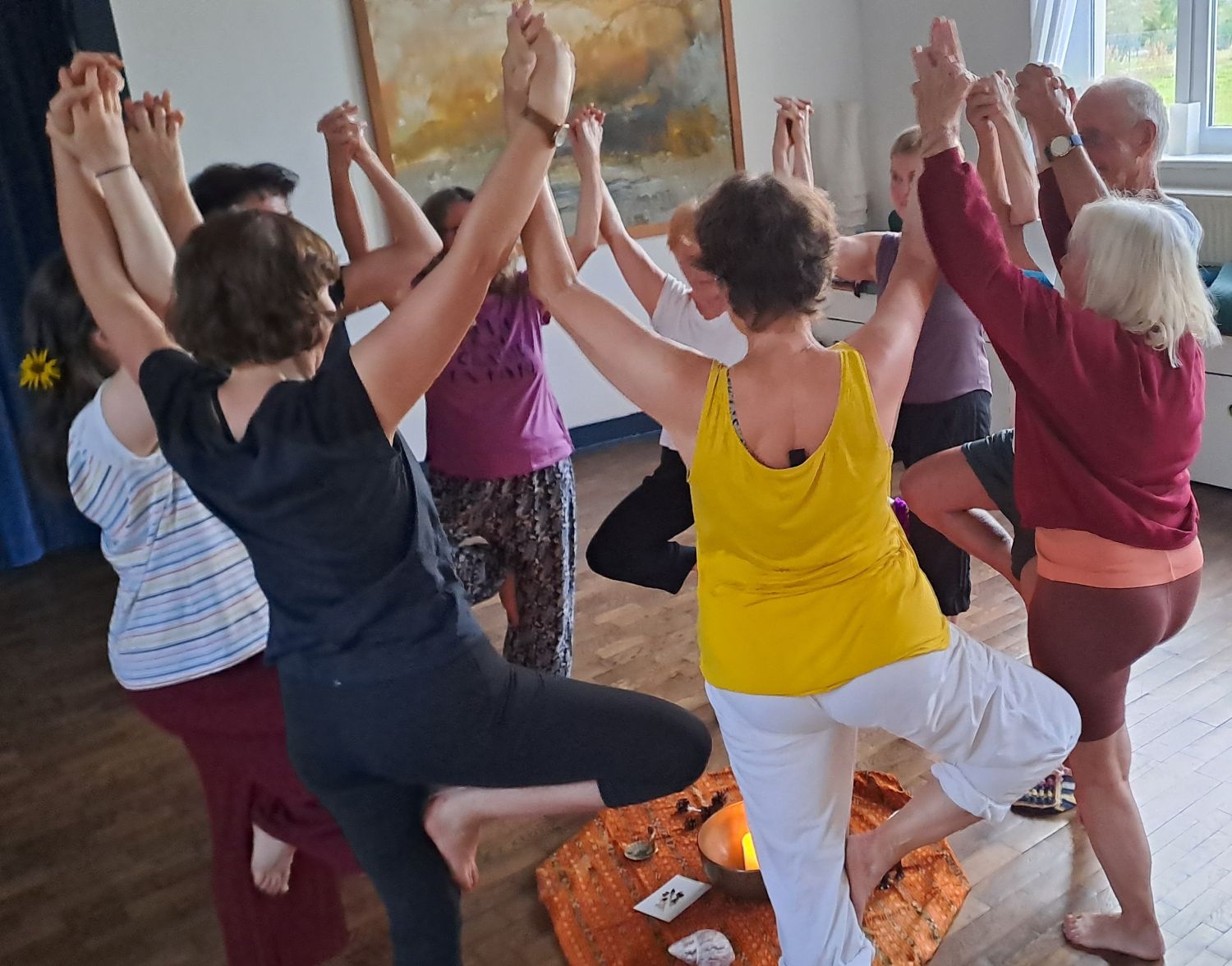 Workshops 7 Gemeinschaft Stehend im Baum klein